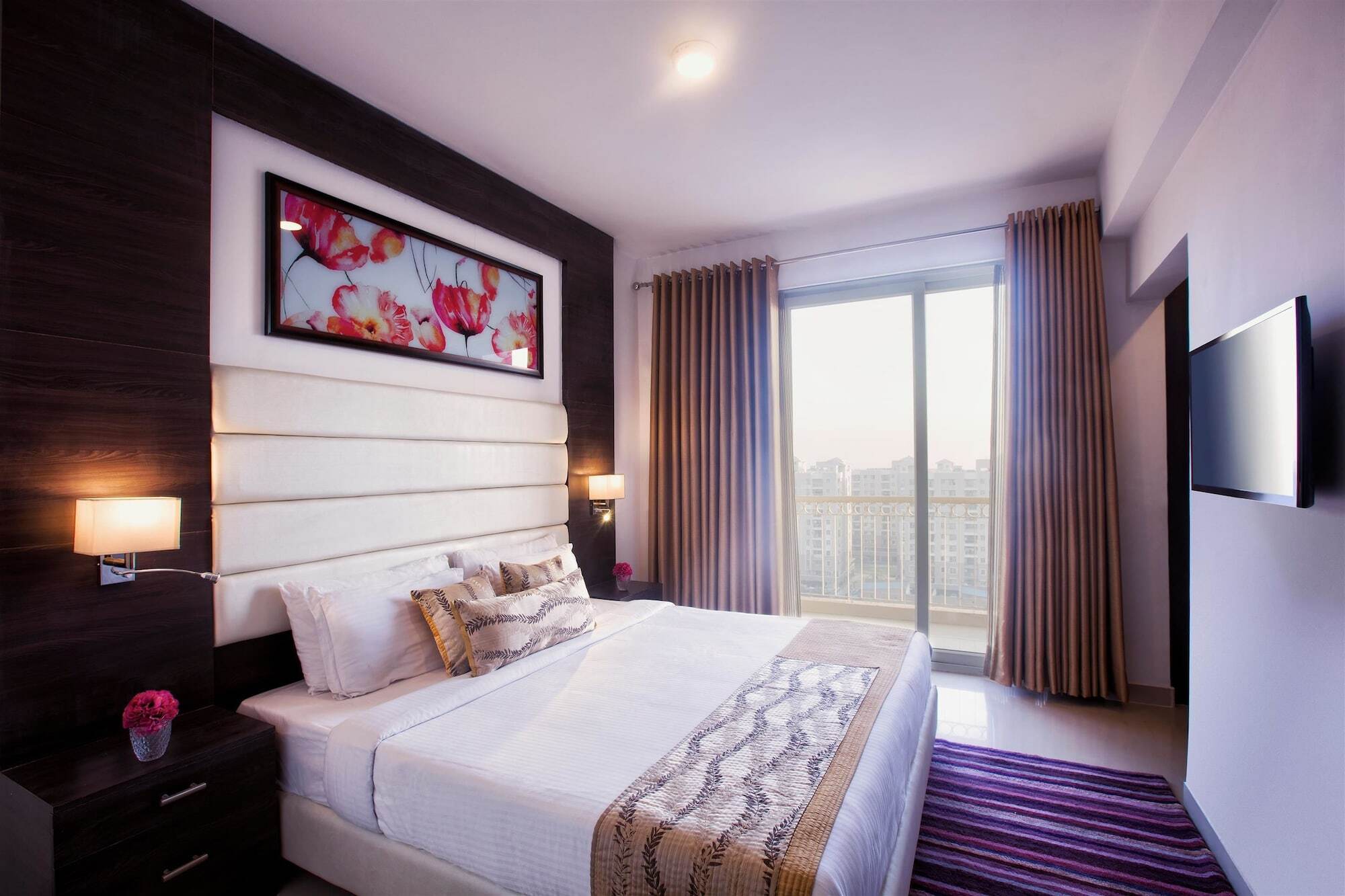 Отель Golden Tulip Bhiwadi Экстерьер фото