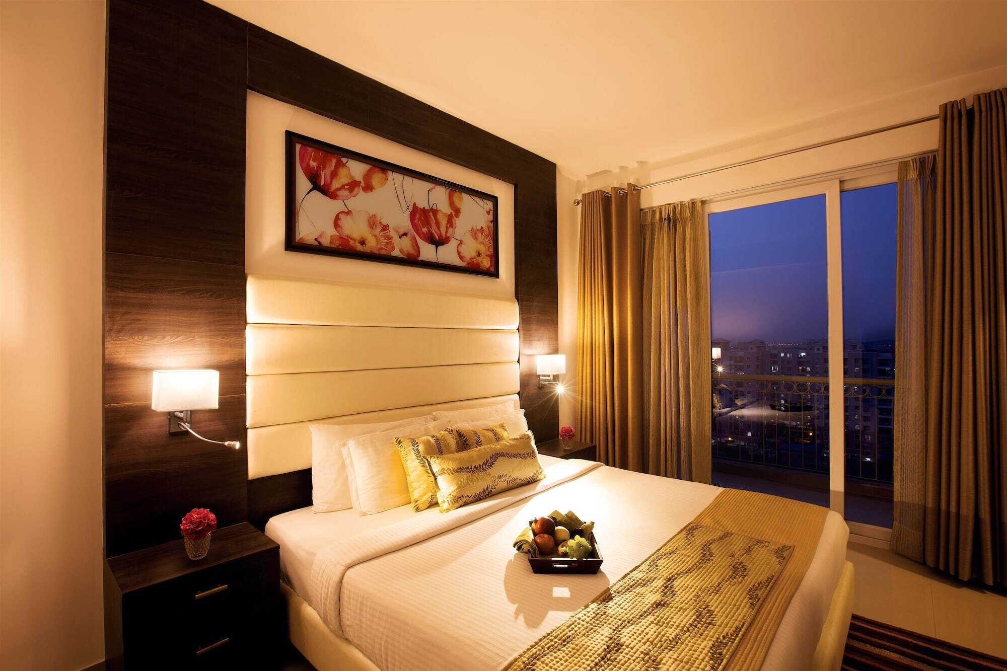 Отель Golden Tulip Bhiwadi Экстерьер фото