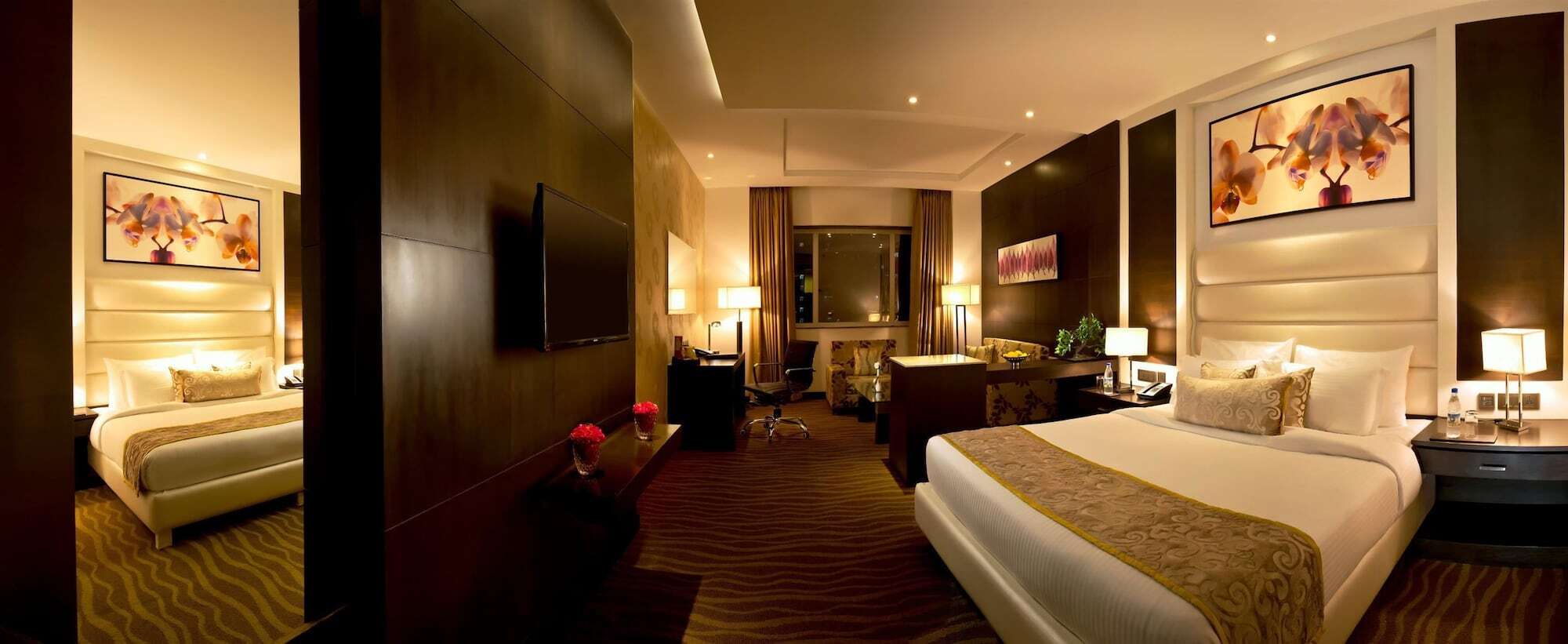 Отель Golden Tulip Bhiwadi Экстерьер фото