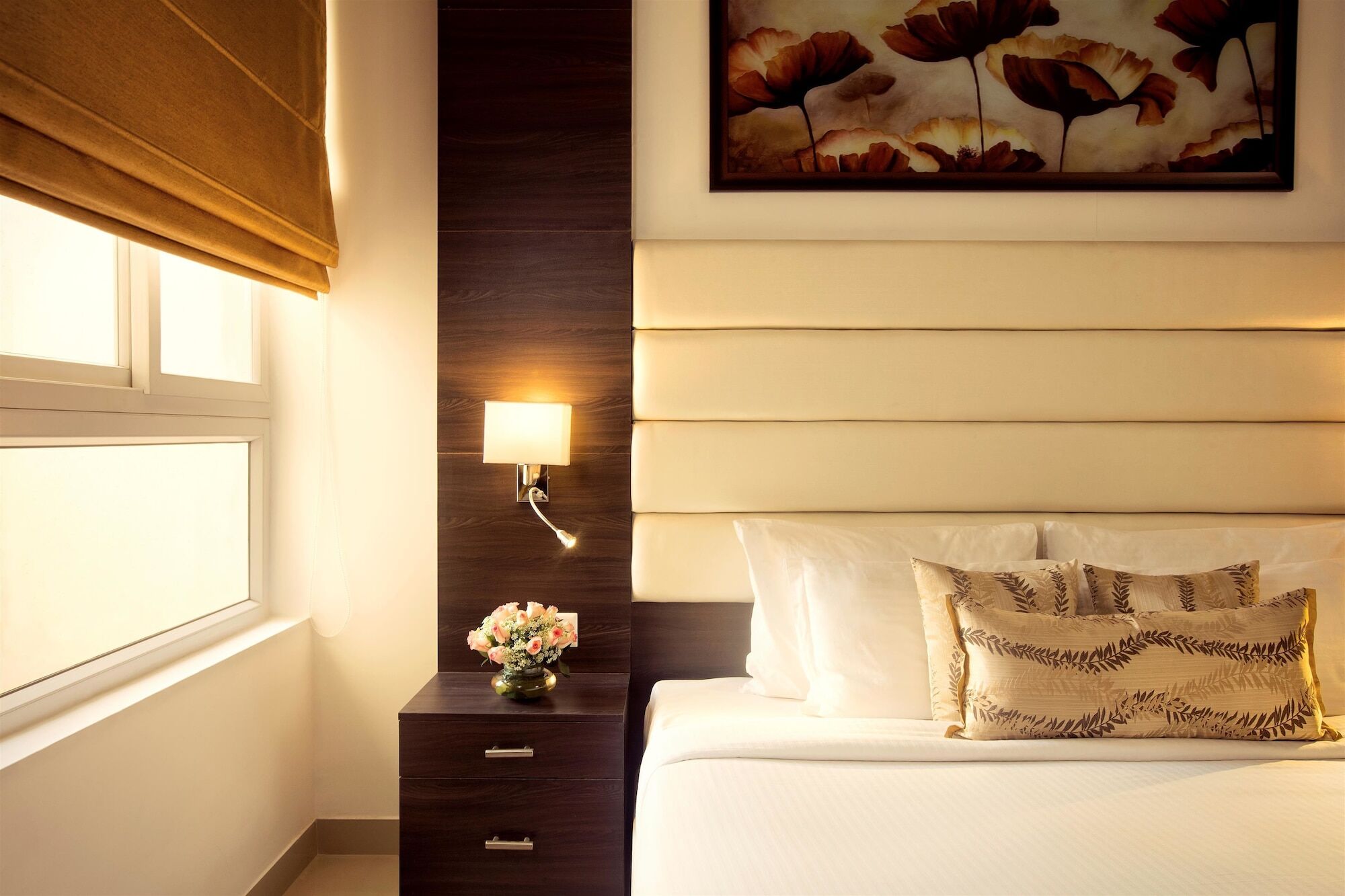 Отель Golden Tulip Bhiwadi Экстерьер фото